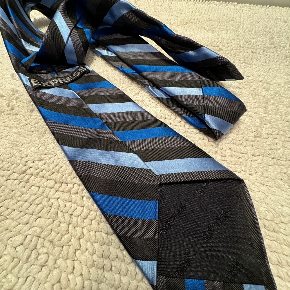 Express Tie Blue Black Diagonal Stripe 100% Silk Casual Old Money Necktie Casual - Picture 4 of 9